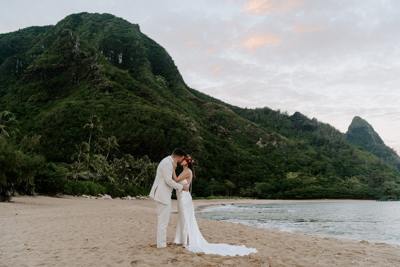 The Ultimate Kauai Elopement Guide
